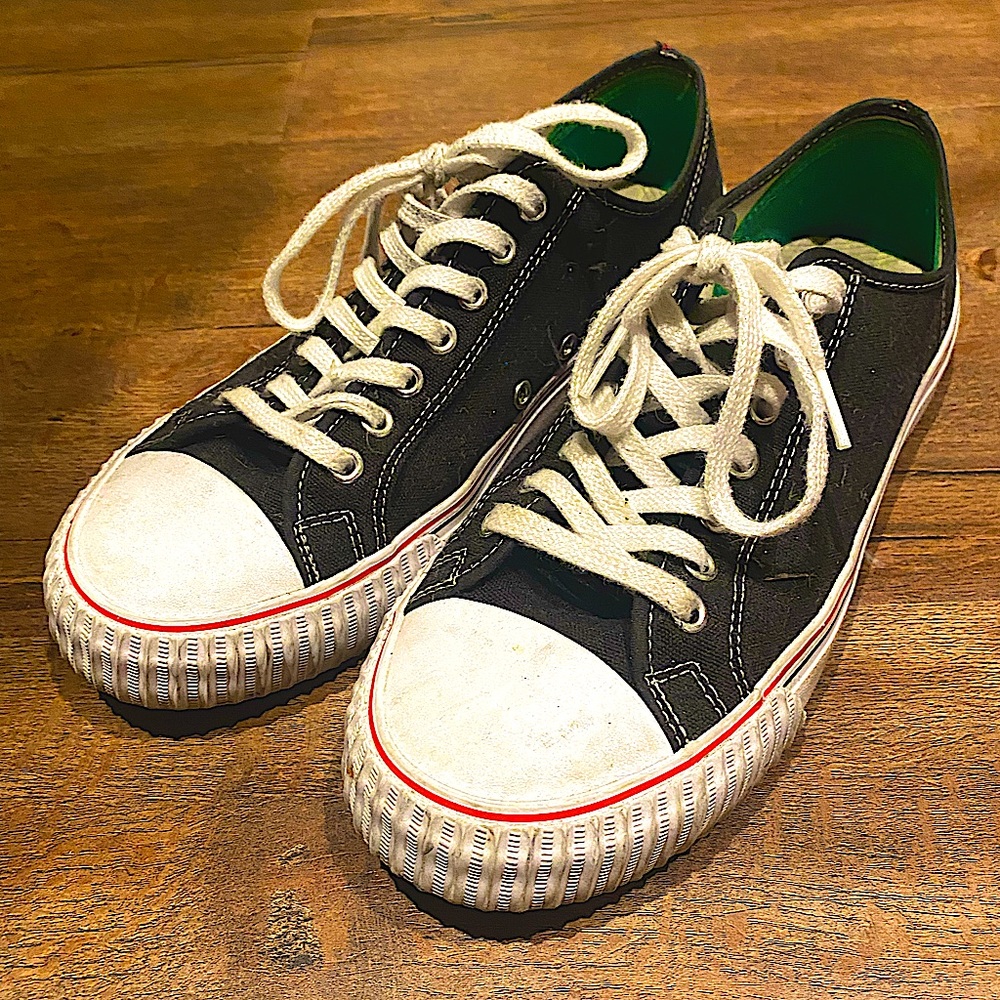 Converse Chuck Taylor’s Men’s Low Top Shoe’s